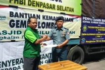 Lanal Denpasar Kawal Bantuan Kemanusiaan ke Lombok