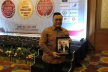Togar Situmorang Kembali Raih Penghargaan Bergengsi di Semarang