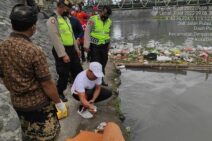 Bersihkan Sampah di Sungai, Petugas PUPR Temukan Jasad Bayi Ngambang