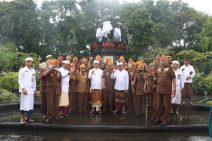 Peringati Serangan Umum Kota Denpasar, Walikota Jaya Negara Pimpin Tabur Bunga Di Patung Puputan Badung