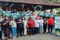 Meramut Keberagaman ARW Bersama Bank Indonesia Serahkan Bantuan PSBI ke Umat Muslim Bali di Momen Idul Adha 1444H