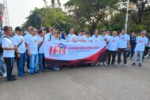 Menteri Koperasi dan UMKM Ikuti Jalan Santai Launching HPN 2024 di Silang Monas