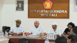 Ketua DPD Gerindra Bali Made Muliawan Arya alias De Gadjah saat memimpin rapat koordinasi bersama DPC se-Bali. (Foto/ist)