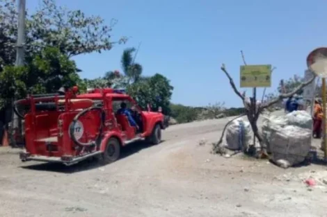 Asap Masih Mengepul di TPA Suwung