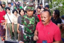 Manunggal TNI AD – Warga Lingkungan Taruna Bhineka Pemogan Kerja Bakti Bersihkan Lingkungan