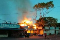 Dilalap si Jago Merah Bangunan Kafe di Jimbaran