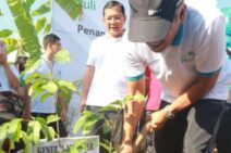 PLN Tanam 22.000 Pohon di Hari Menanam Pohon Indonesia 2018