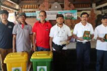 Peduli Sampah Plastik Universitas Dwijendra Gelar Kerja Sosial