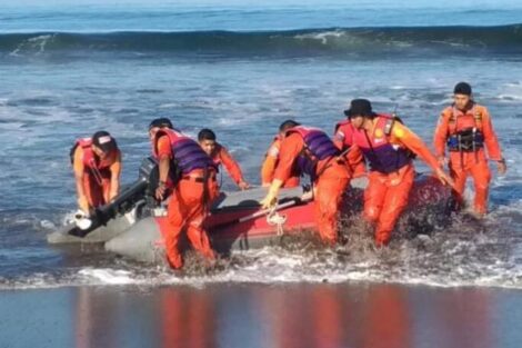 Naas, Terseret Arus Pantai saat Mandi, Bapak dan Anaknya Ditemukan Meninggal 