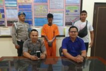 Embat Handphone Karyawan Toko Parfum, Residivis Huni Sel Polsek Denbar