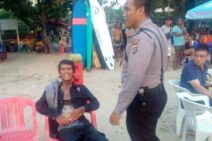 Tenteng Sajam di Pantai Kuta, Pria Depresi Resahkan Wisatawan