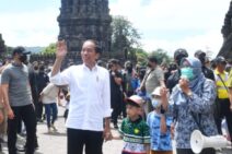 Presiden Jokowi Promosikan Wisata Edukasi, Ajak Cucu ke Candi Prambanan