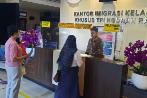 Hari Bhakti Imigrasi ke-73 - Layanan paspor simpatik dan Eazy passport di Kantor Imigrasi Ngurah Rai.