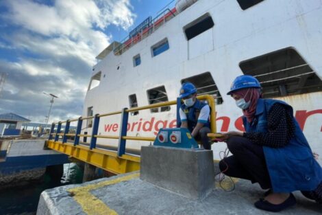 Salah satu fasilitas Anjungan Listrik Mandiri (ALMA) yang dibangun PLN.
