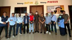 Kantor Wilayah (Kanwil) Direktorat Jenderal Pajak (DJP) Bali saat menyerahkan tersangka KT beserta barang bukti kasus tindak pidana perpajakan kepada Kejaksaan Negeri (Kejari) Badung.