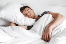 Waktu Terbaik untuk Tidur dan Bangun Menurut Ayurveda