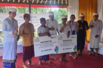PT PLN UID Bali Serahkan TJSL Revitalisasi Pura di Bangli