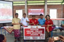  “Ngiring ke Banjar” OJK Bersama Agung Rai Wirajaya Edukasi  Masyarakat di Buleleng