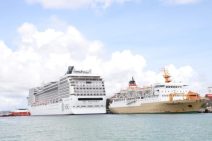 Catat Sejarah, Cruise Terbesar Merapat di Pelabuhan Benoa