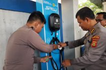 Perkuat Sinergi, PLN Pasang 4 Unit EV Charging Station di Polda Bali