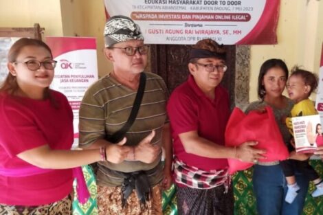 Agung Rai Wirajaya Lakukan Edukasi Kebijakan OJK “Door to door” di Badung