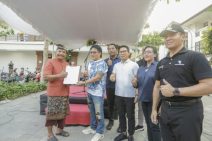 Bupati Giri Prasta Hibahkan Gedung Pasar Seni Kuta ke Desa Adat