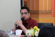Imigrasi Denpasar Tindak Lanjuti Bule Meditasi Telanjang di Depan Pelinggih