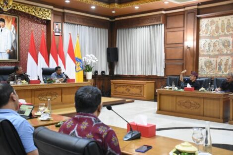 Pj. Gubernur Bali Ngrombo Bersama Kab/Kota Sarbagita Atasi Permasalahan Sampah