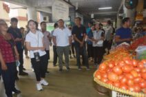 Pantau Ketersediaan Pasokan dan Harga Bahan Pokok, Pj Gubernur Mahendra Jaya Sambangi Pasar Badung