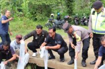 Dinas Perikanan Badung Tebar Benih Ikan Air Tawar di Perairan Umum