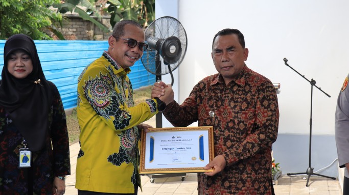 pajak, ditjen pajak, bupati jembrana, terasbalinews