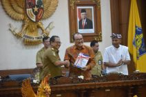 Rapat Paripurna Ke-4 DPRD Provinsi Bali, Dengarkan LKPJ Provinsi Bali