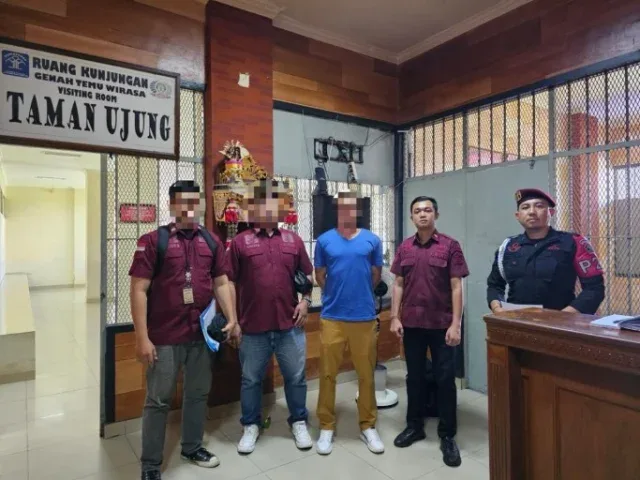 WNA asal Rusia AP (35) segera dideportasi usai jalani hukuman penjara. (Foto/ist)