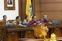 Dongkrak Pendapatan Daerah, DPRD Bali Minta Pj. Gubernur Cari Terobosan Inovatif  