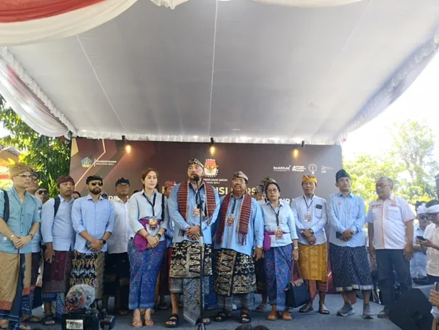 Pasangan calon (paslon) Made Muliawan Arya dan Putu Agus Suradnyana (Mulia-PAS) berkomitmen menyelesaikan berbagai masalah jika terpilih dalam Pemilihan Gubernur (Pilgub) Bali 2024. (Foto/nan)