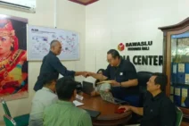 Dianggap Lakukan Pembiaran, Tim Hukum Bang-Ipat Laporkan KPU Jembrana ke Bawaslu Bali