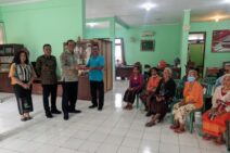 Sekwan DPRD Bali Beserta Staf Sambangi Panti Werdha Wana Seraya