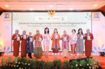 Tingkatkan Literasi Keuangan, OJK dan IIPOJK Luncurkan Buku Saku Perempuan Cerdas Keuangan