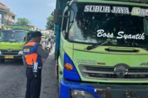 Dishub Denpasar Kembali Tertibkan Truk Parkir Sembarangan di Kawasan Jalan Cargo