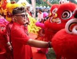 Walikota Jaya Negara Lepas Parade Nusantara Imlek Tahun 2025