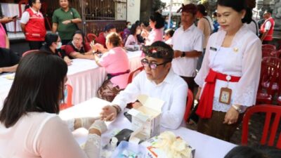 Walikota Jaya Negara Tinjau Safari Kesehatan di Banjar Oongan, Dekatkan Pelayanan Kesehatan Bagi Masyarakat
