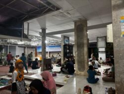 Sambut Ramadhan Penuh Berkah, PLN Sediakan Takjil dan Makan Gratis untuk Buka Bersama di Musholla Al Muttaqin Denpasar