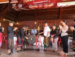 Walikota Jaya Negara Buka Turnament Ceki Pura Dalem Batan Kendal
