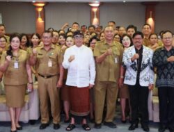 Dukung Tercapainya Pendidikan yang Optimal, Walikota Jaya Negara Serahkan 38 SK Kepala Sekolah