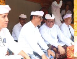 Sekda Alit Wiradana Hadiri Karya Melspas Lan Padudusan Alit di Pura Mekah Desa Pekraman Pohgading