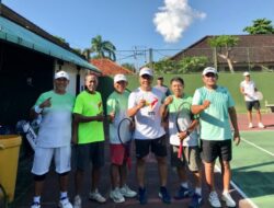 Seru! Dolog dan Bimo Seno Gelar Laga Tenis Persahabatan di Denpasar