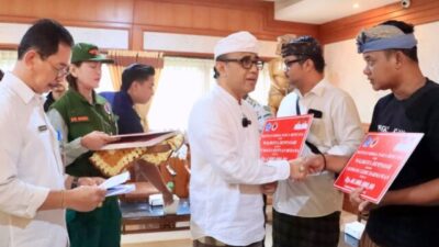 Kembali Serahkan Bantuan Pasca Bencana, Walikota Jaya Negara Harapkan Ringankan Beban dan Beri Manfaat