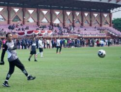 Mayor’s Fun Football Match, Tim Jaya Negara Cukur Squad Apeksi City 4-2