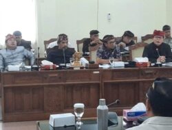 DPRD Bali Dukung Penuh Pol PP Bongkar Step Up Hotel dan Bangunan Liar di Pantai Bingin
