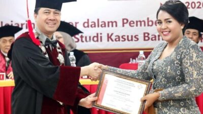 lusia vreyda adveni raih gelar doktor dari universitas sahid jakarta